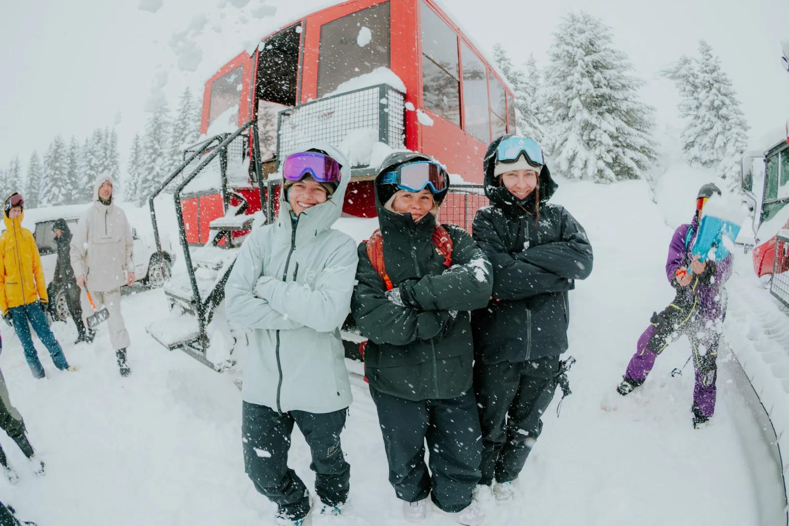 RAW.MOUNTAIN basecamp — lodge, après & mountain life