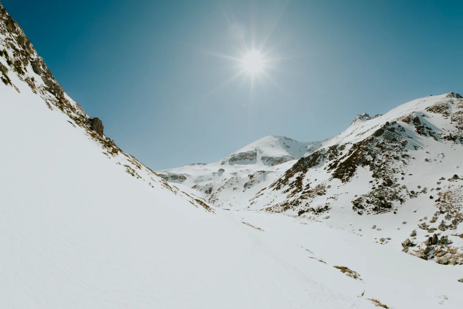Catboarding & freeriding in the Šar Mountains, North Macedonia
